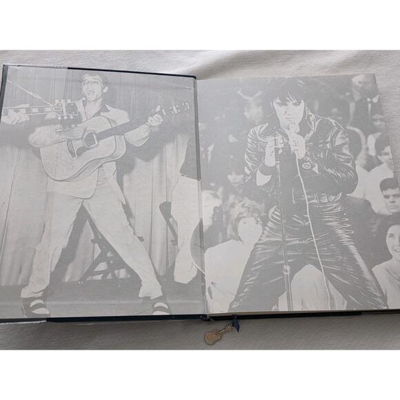 Elvis Presley Commemorative Edition Books, Mags, Pamphlets, Concert Memorabilia - Picture 3 of 10